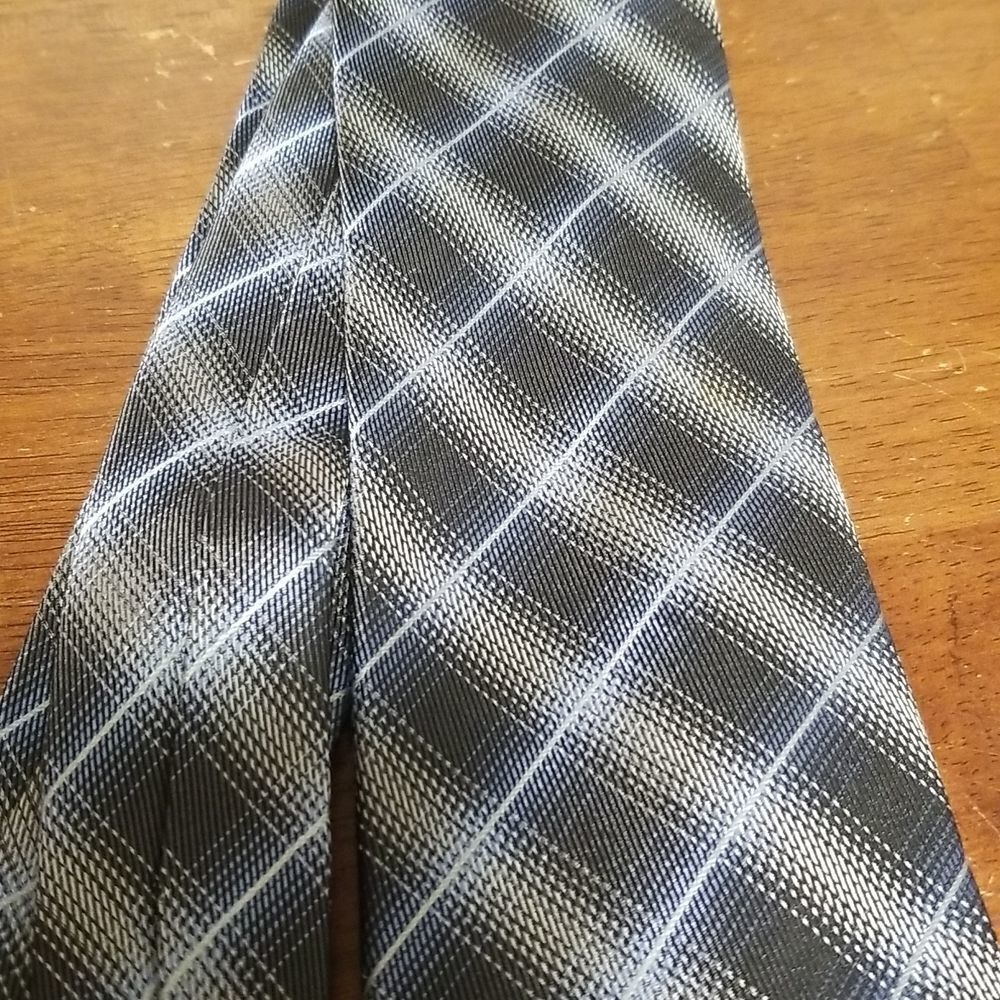 Perry Ellis Portfolio Tie - Picture 3 of 3